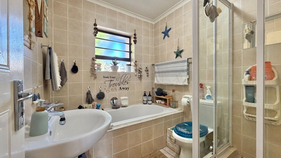 3 Bedroom Property for Sale in Fairview Golf Estate Western Cape